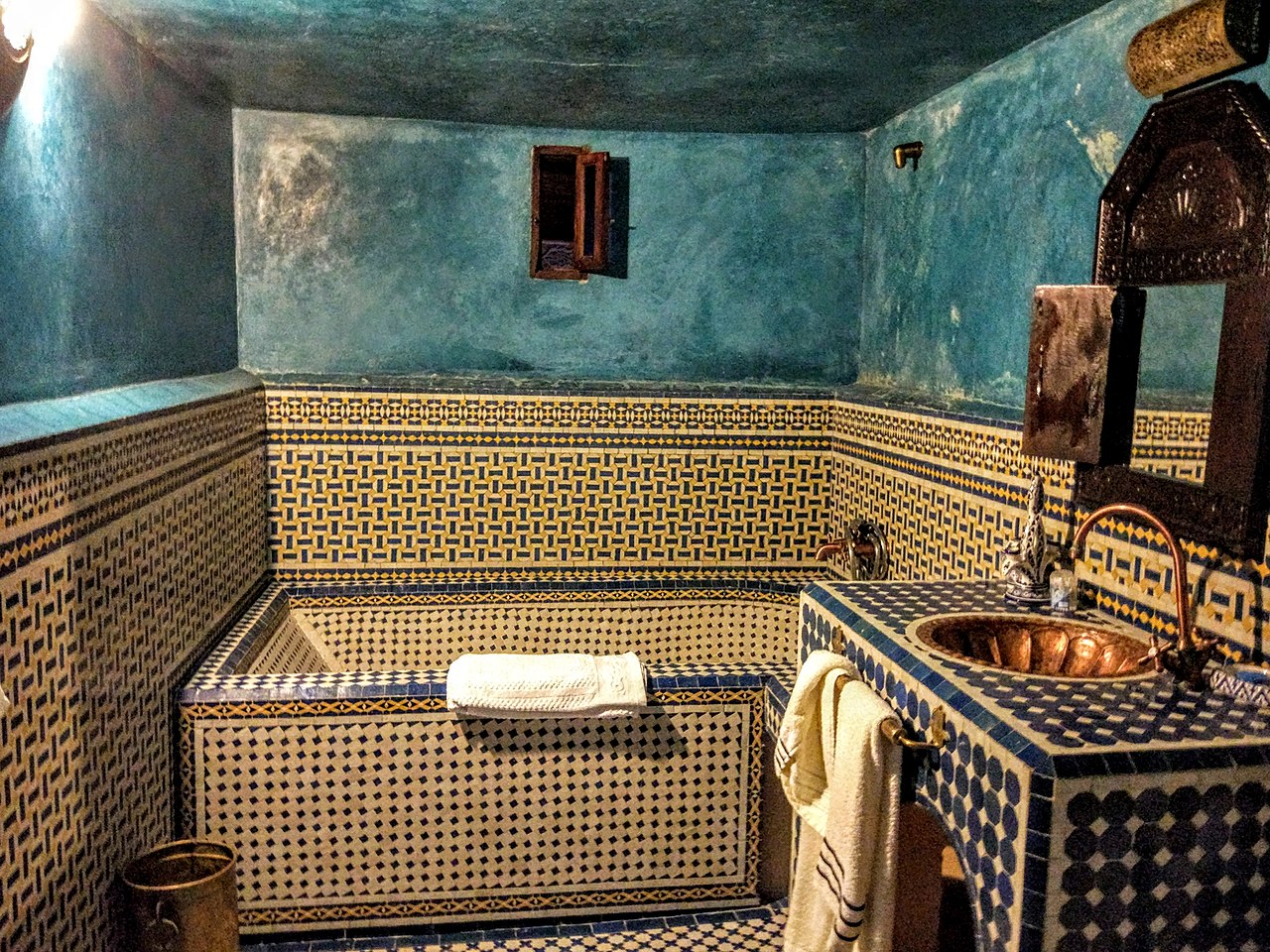 moroccan bathroom