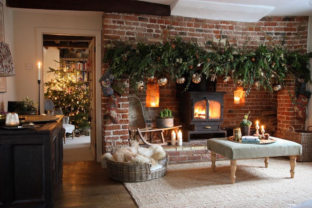 myoldpub fireplace